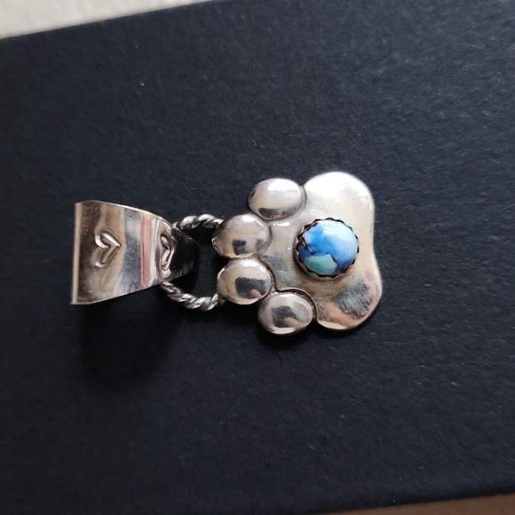 Adorable NWOT Golden Hills Turquoise Dog Paw Pendant πβ₯οΈ πΎ - Picture 2 of 10